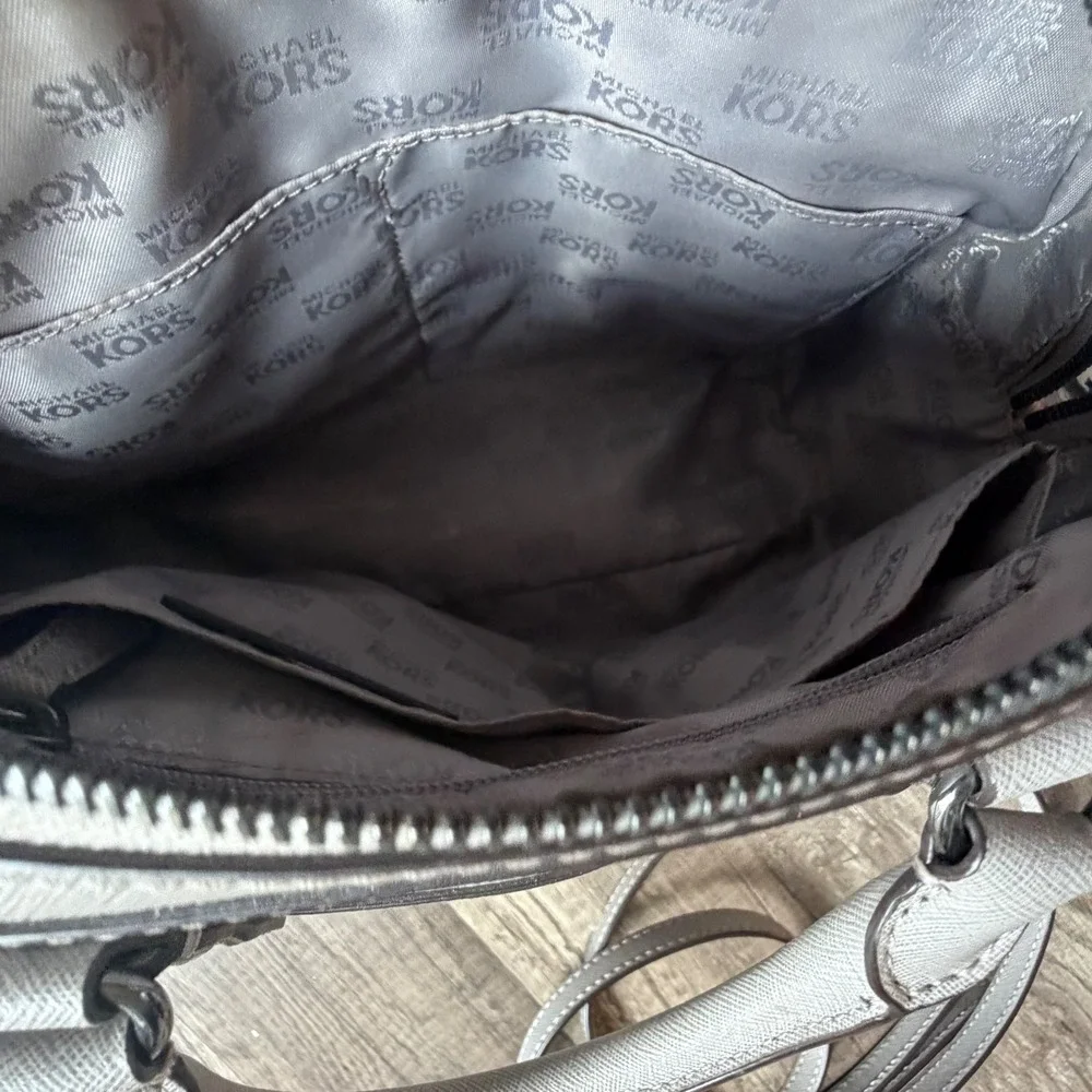 Michael Kors Selma Studded Grey Saffiano Leather Satchel Crossbody Bag Handbag